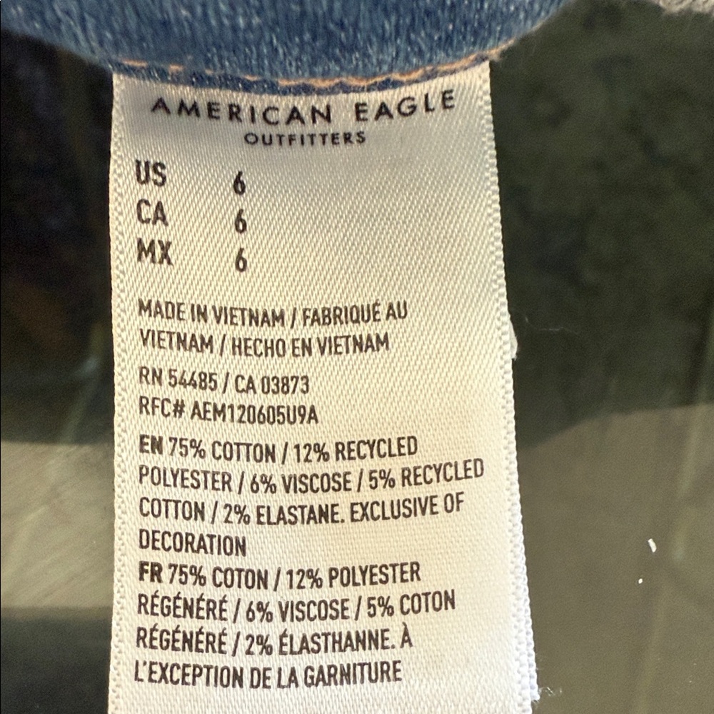 American Eagle Outfitters Distressed Cutoff Shorts Size 6 - Picture 6 of 9